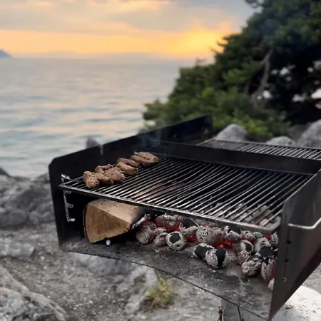 Close To & Chillon Castle, New & Comfortable