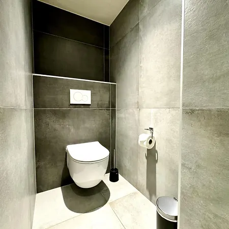 Close To & Chillon Castle, New & Comfortable