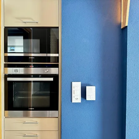 Close To & Chillon Castle, New & Comfortable Apartamento Veytaux