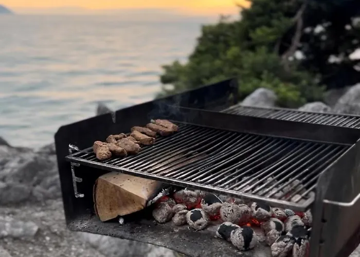 Close To & Chillon Castle, New & Comfortable