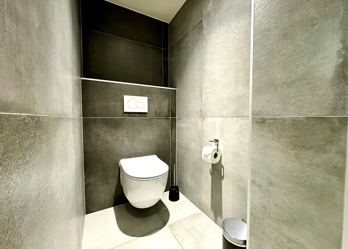 Close To & Chillon Castle, New & Comfortable