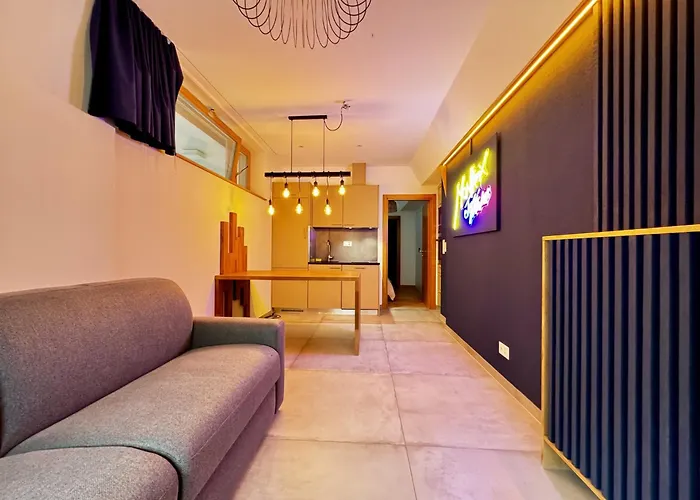 Close To & Chillon Castle, New & Comfortable