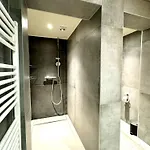 Close To & Chillon Castle, New & Comfortable アパート *